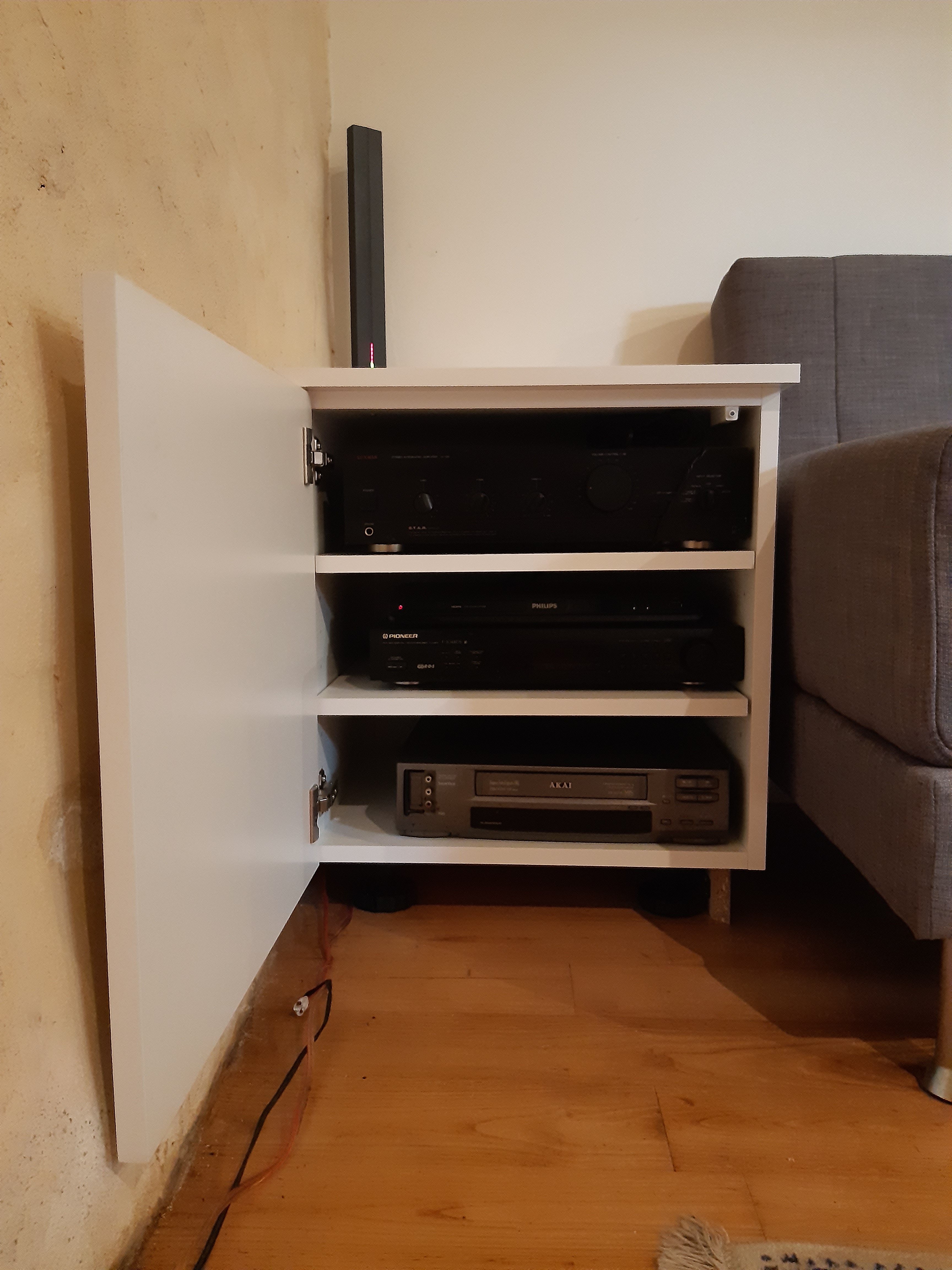 Arche hifi, dvd et rétroprojecteur