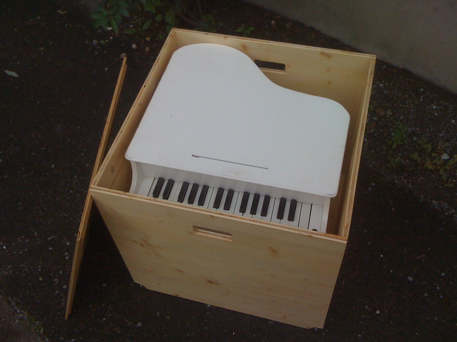 Caisson de voyage pour le mini-piano des Wackids